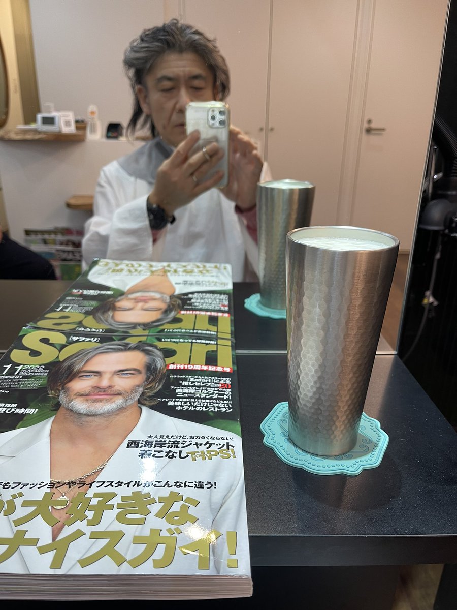 yasunari16's tweet photo. 二日酔いがちょっとマシになってきたんで
美容室に！
散髪and迎え酒ちう〜！笑

#美容室 
#zests
#ZESTS https://t.co/nX1WuheVvy