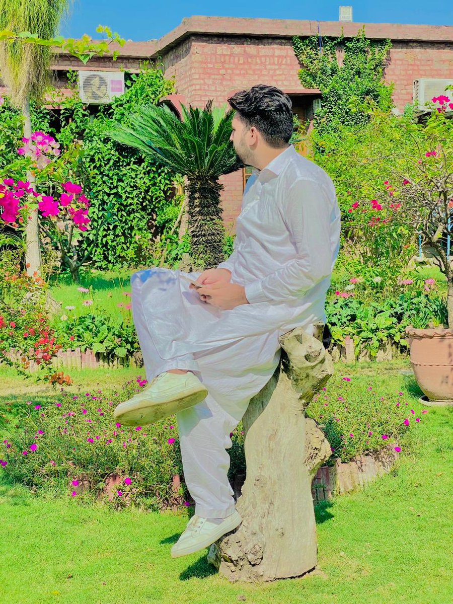Manzoor_MMS's tweet photo. During Documentary on Dar_Ul_Aman #ghaniKhanBaba🍂☘️🌸 https://t.co/ouMe862yk3