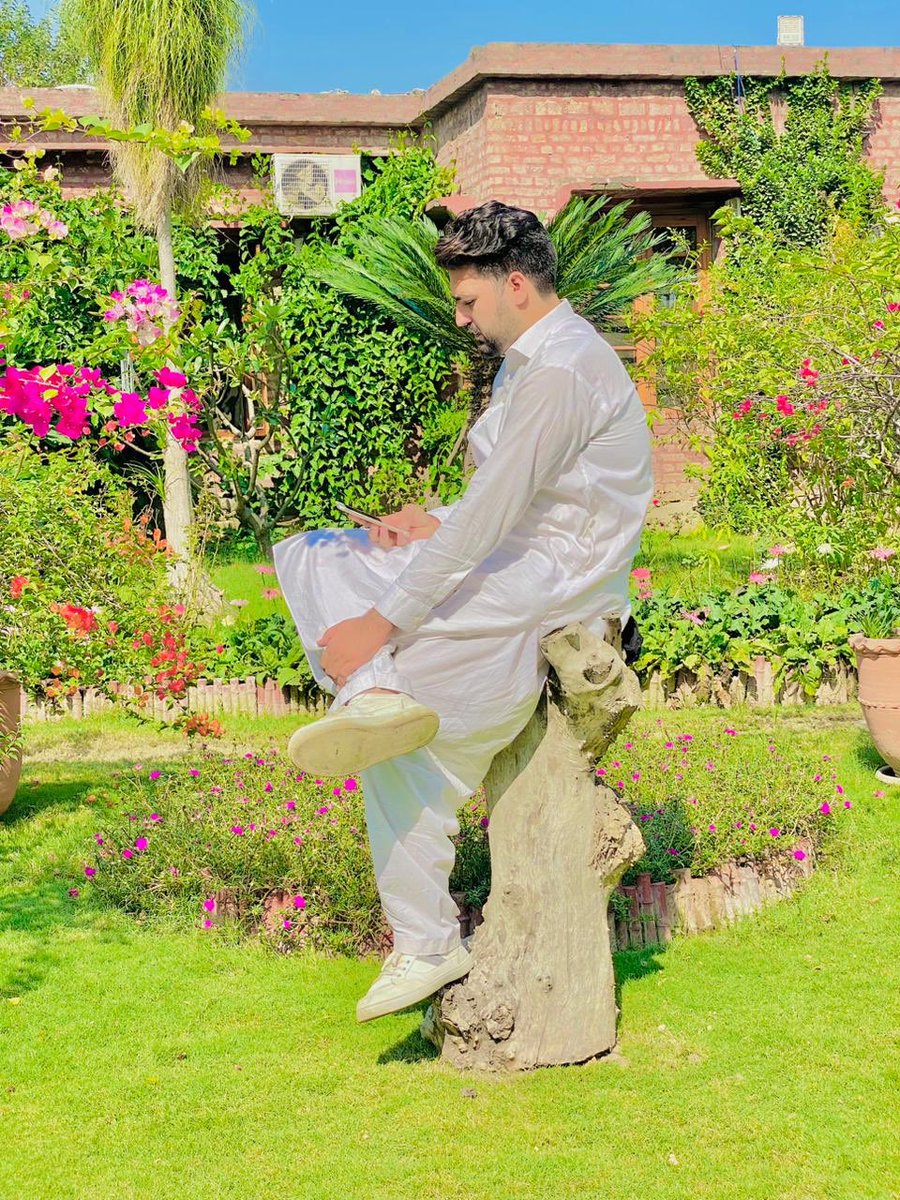 Manzoor_MMS's tweet photo. During Documentary on Dar_Ul_Aman #ghaniKhanBaba🍂☘️🌸 https://t.co/ouMe862yk3