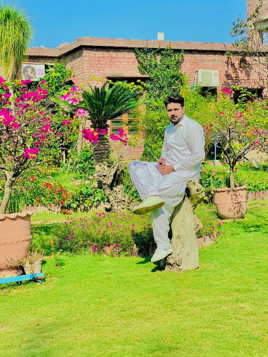Manzoor_MMS's tweet photo. During Documentary on Dar_Ul_Aman #ghaniKhanBaba🍂☘️🌸 https://t.co/ouMe862yk3