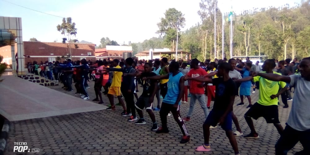 Sports Rusange None kuwa 23/10/2022 mumurenge wa Mukamira Abaturage, urubyiruko, Ingabo, Police, Dasso Abayobozi bitabiriye siporo rusange hari:V/M ASOC Bwana SIMPENZWE Pascal, Cpt Muhozi Charles B coy co,IP Byiringiro Mutijima DPCEO,  ES  w'Umurenge wa Mukamira, Bizimana Placide