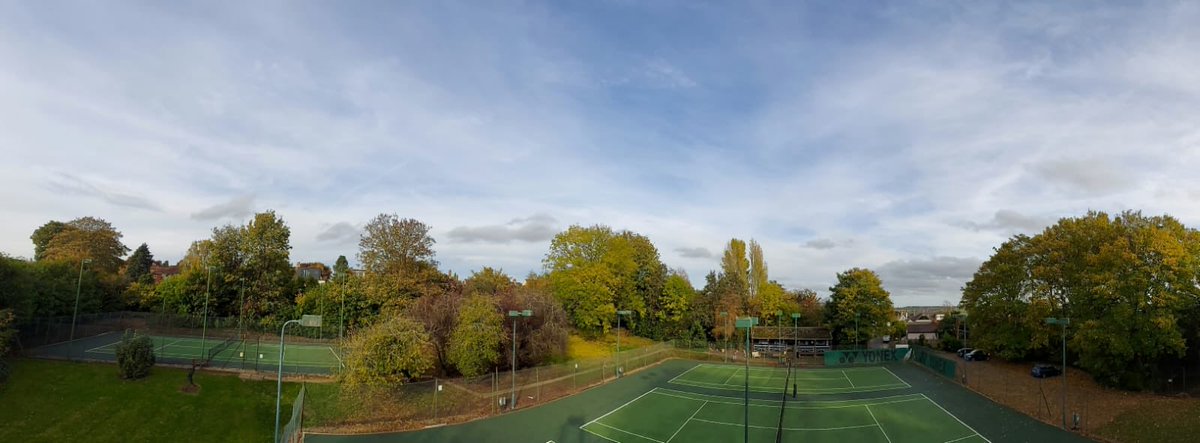 rushmeretennis's tweet photo. Aerial photo ⁦⁦⁦⁦@rushmeretennis⁩ looking beautiful in the Autumnal sunshine. #Northants #openallyear https://t.co/15FYfFEkef