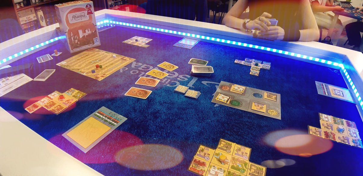 CirculoIsengard's tweet image. Partidas varias de este fin de semana
Mysterium de @Libellud 
Alhambra de @DevirIberia 
Morada maldita de @Mercurio_Juegos 
Kinsburg de @MalditoGamesES