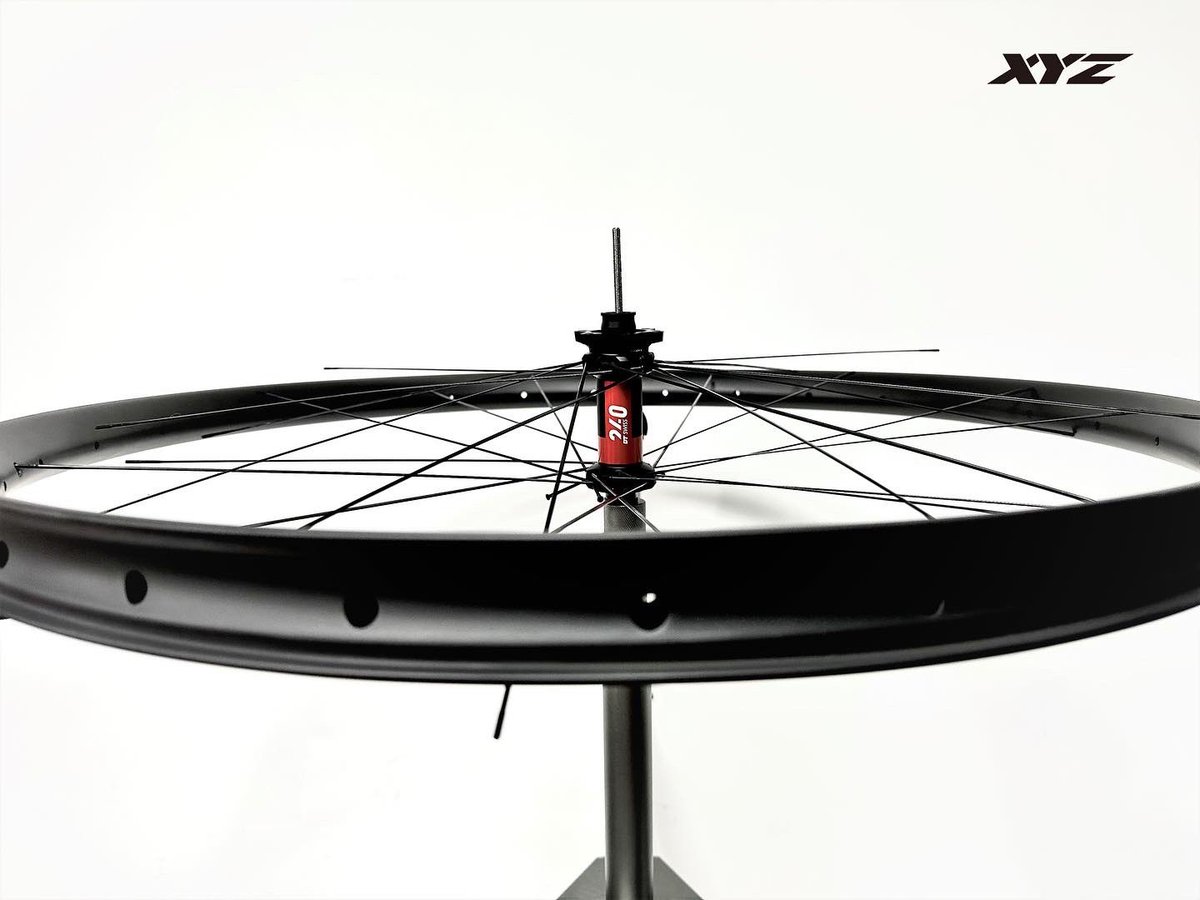 xyzbicycle's tweet photo. Build your own favorite carbon wheelset and build your new cycling dream
#xyzworks #xyzcarbonwheels
#custombikewheels
#bicyclelover
#cyclingculture
#cyclists
#cyclingclub
#bicycleclub
#ridebikes https://t.co/n9h0nkpn5M