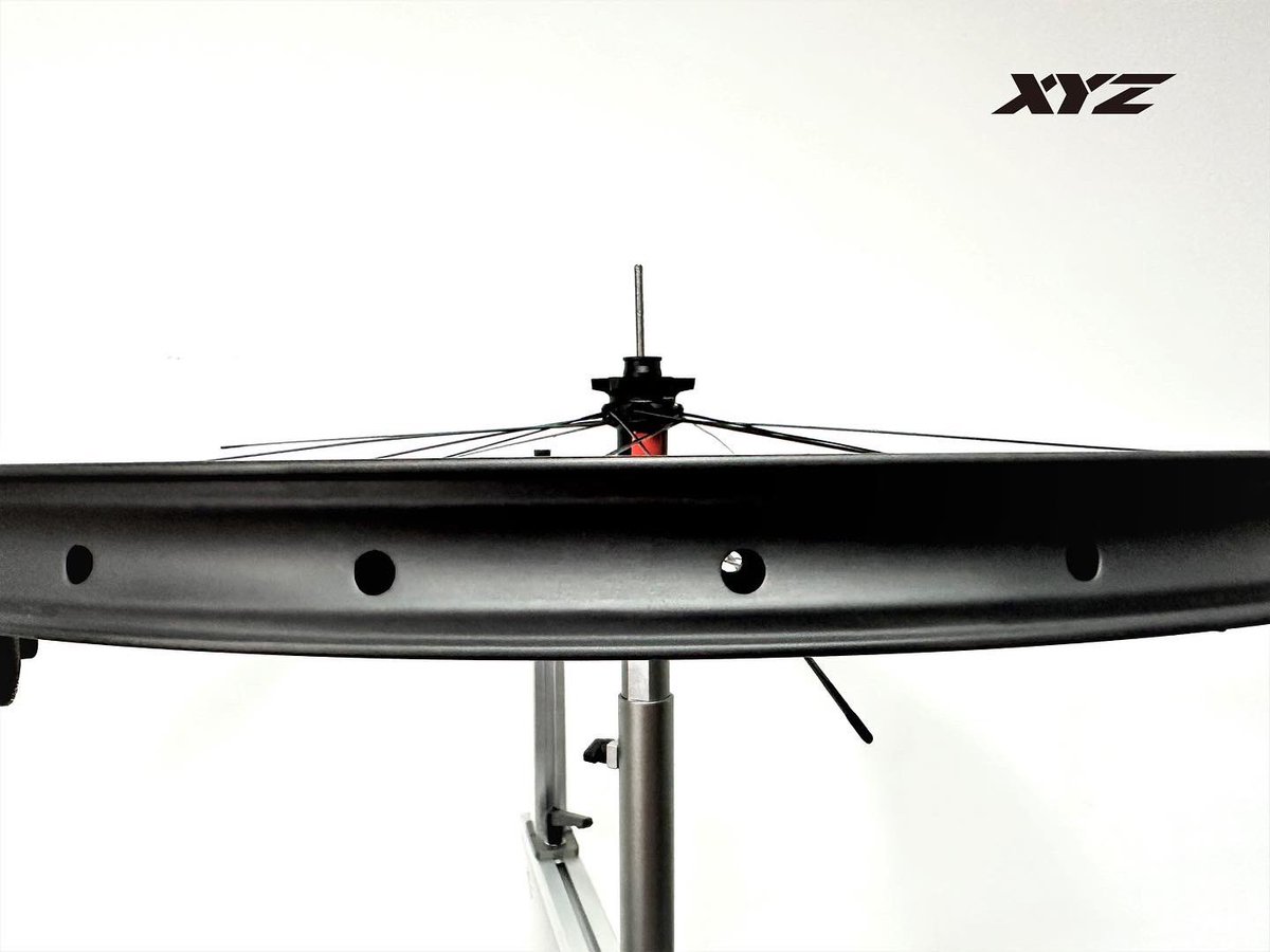 xyzbicycle's tweet photo. Build your own favorite carbon wheelset and build your new cycling dream
#xyzworks #xyzcarbonwheels
#custombikewheels
#bicyclelover
#cyclingculture
#cyclists
#cyclingclub
#bicycleclub
#ridebikes https://t.co/n9h0nkpn5M
