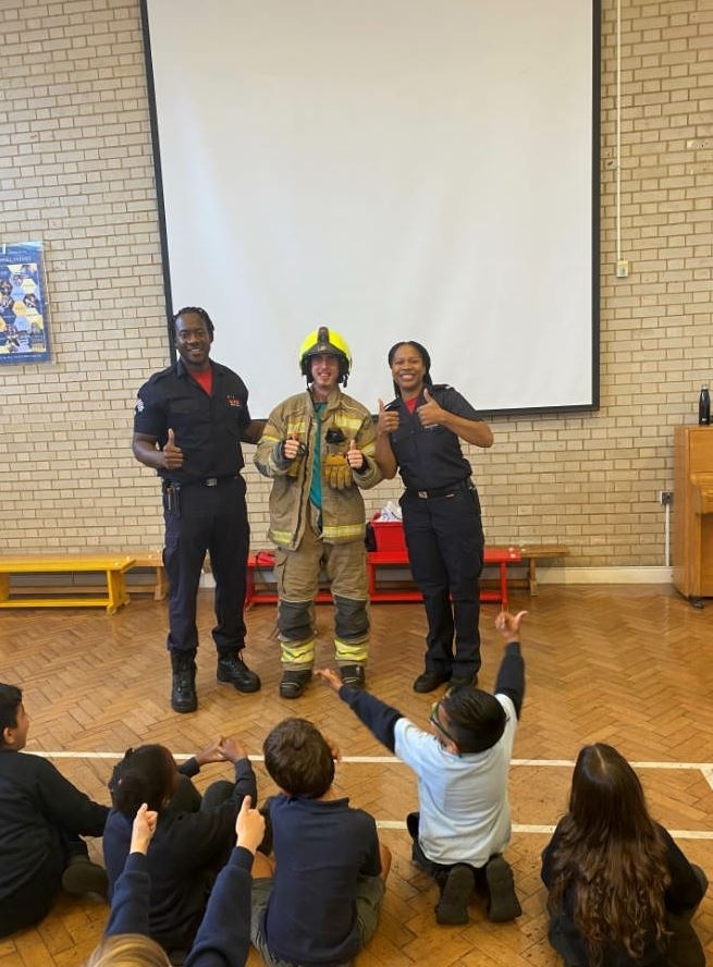 LondonFire's tweet photo. Firefighter Duane Davis &amp; Leading Firefighter Kylei Holmes-Lewis joined Immanuel &amp; St Andrew school in #Streatham to celebrate #BlackHistoryMonth. It was a fantastic opportunity for them to speak to children about our work &amp; inspire the next generation of firefighters https://t.co/oSNXSLNTRv