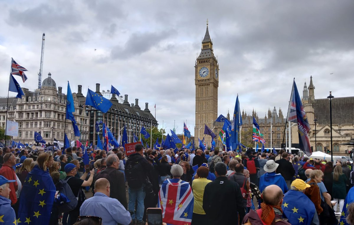 Louduff3's tweet photo. @mikegalsworthy @fascinatorfun @MarchForRejoin Felt wonderful to be surrounded by people who want the best for the country. 🥰 https://t.co/ZxkW5eQWEb