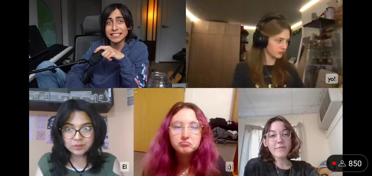 MarinavRooyen's tweet photo. Live #97 , amazing as always. Nothing beats some games and random conversations. We paid tribute to Slippery Sal too 🤪 Thank you @AidanRGallagher and Mods for all the laughs. #aidangallagher #bestmodsever #saturdayvibes #patreon #thisishome #lemoncult #aidansarmy #slipperysal https://t.co/suGOgkNnFp