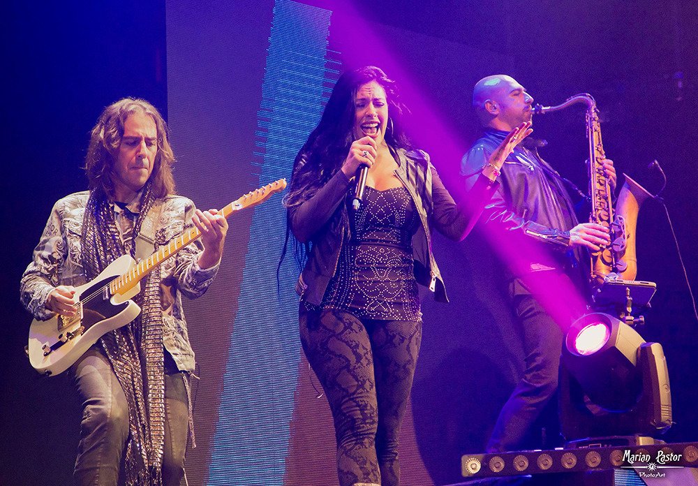 moonworldr's tweet photo. Lo ocurrido anoche durante el estreno de HISTORY OF ROCK 2 🎸 en @LaNuciaES es difícil de explicar.  3 horas de show en las que el PÚBLICO, APASIONADO e INCOMBUSTIBLE, ha disfrutado con una ENERGÍA SOBRECOGEDORA 🙌

https://t.co/0VLFeptGDy

#HistoryOfRock #HistoryOfRock2 #LaNucia https://t.co/dwQAhfQW5P
