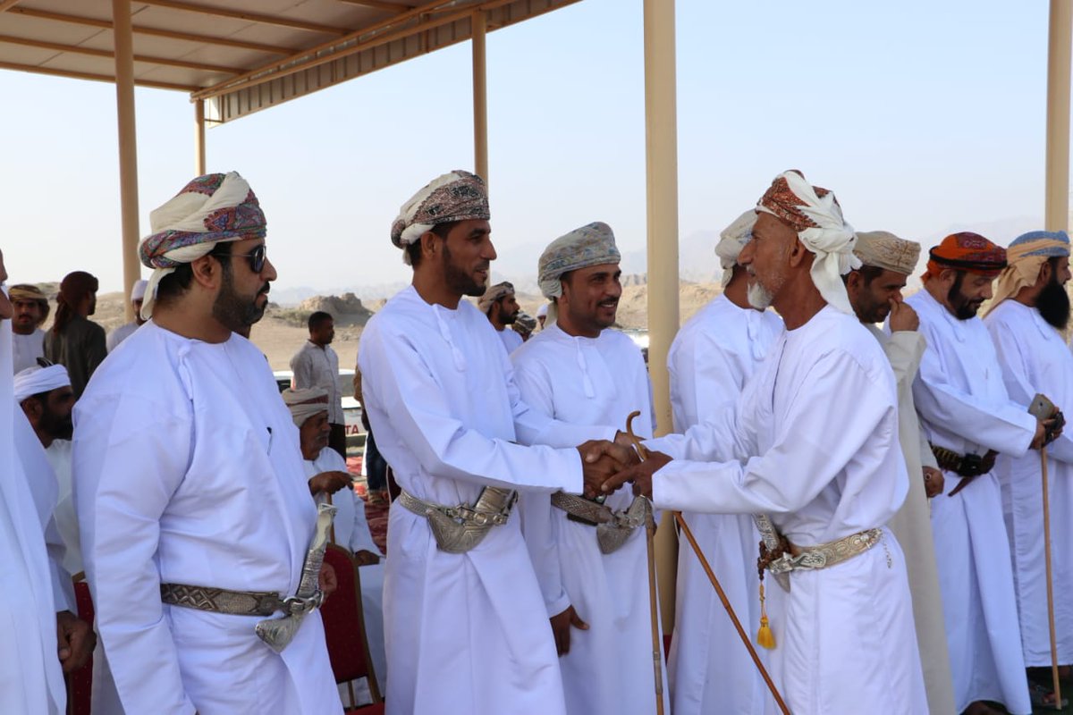 أُقيم يوم أمس 22/10/2022 بميدان الهجن بمنطقة ( الحصية) بولاية لوى (مركاض العرضة للهجن ) وتشجيعاً ودعماً لأصحاب الهجن وإحياء للموروث التراثي والذي نظمه الفاضل/ مصبح بن محمد الريسي وبحضور عدد من مشائخ الولاية ومحبي الهجن .