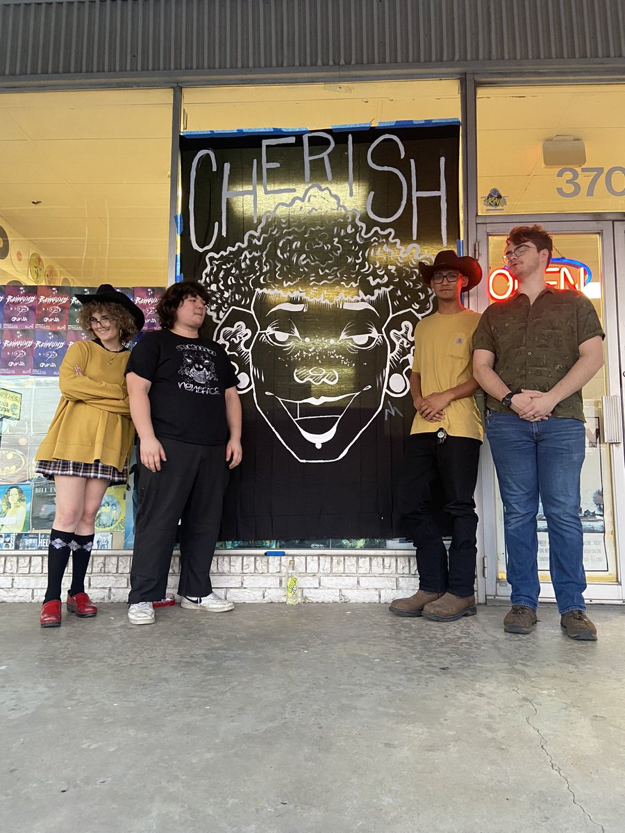 cherish_tx's tweet photo. we came inside waco and it was whacko https://t.co/nupVcPivvh