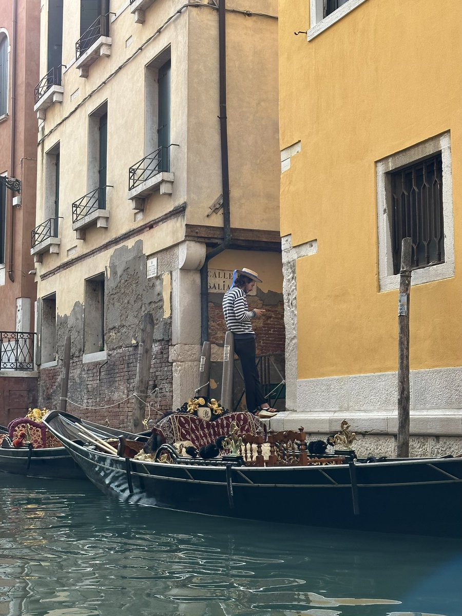 rrleon1's tweet photo. #venice https://t.co/U0HQ73U9e9