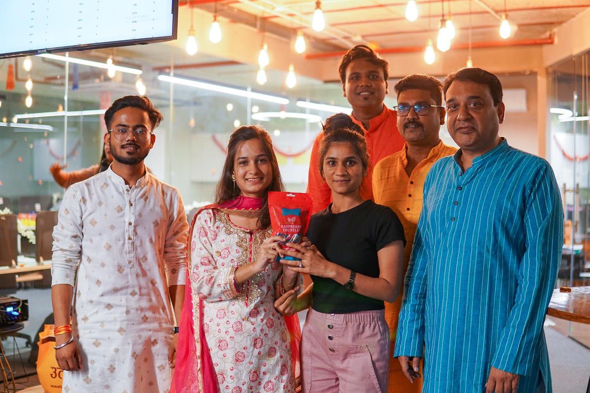 #Festivals of #India truly interweave communities, connections and celebrations to define the cultural fabric of our country. 
The Diwali celebration at #Shopkirana headquarters was wonderful. The energy and enthusiasm among the team were infectious!

 #diwali2022