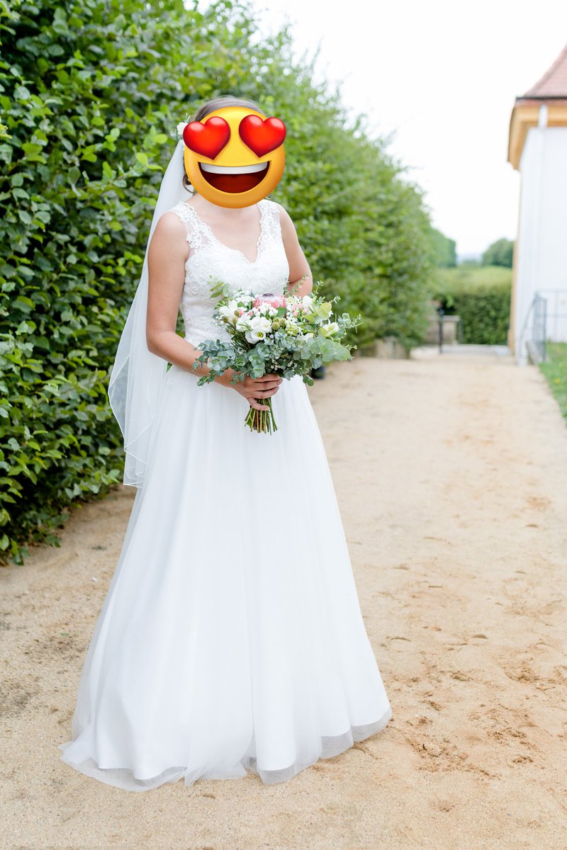 Mottchen20's tweet photo. Silent Auktion:
Ich versteigere mein Brautkleid für den guten Zweck.
Jede:r kann mitmachen - Einfach ein Gebot via DM senden. Das höchste Gebot, was bis Mittwoch Mitternacht eingegangen ist, bekommt den Zuschlag. Das Geld wird an @Sternenwunder16 gespendet.
Bitte RT! https://t.co/M4CYn2qqYh