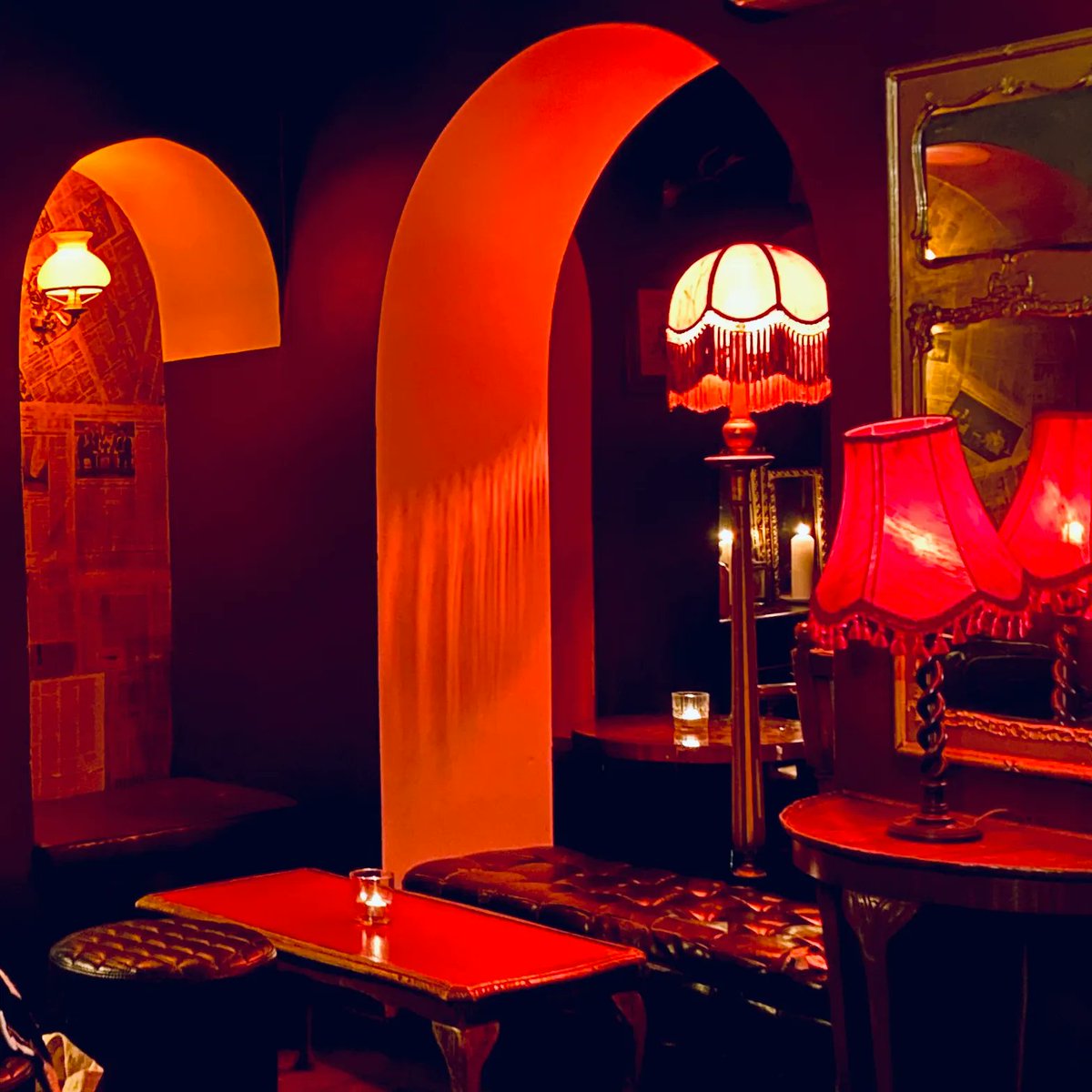 hydeandco's tweet photo. Hyde &amp; Co, tucked away on Clifton Triangle, is the ideal quiet refuge if you need to get away from the madness of party season. With perfectly prepared cocktails, excellent service, and a setting reminiscent of 1920s New York, there's no better way to spend a cold autumn evening. https://t.co/3tAR4CfOdZ