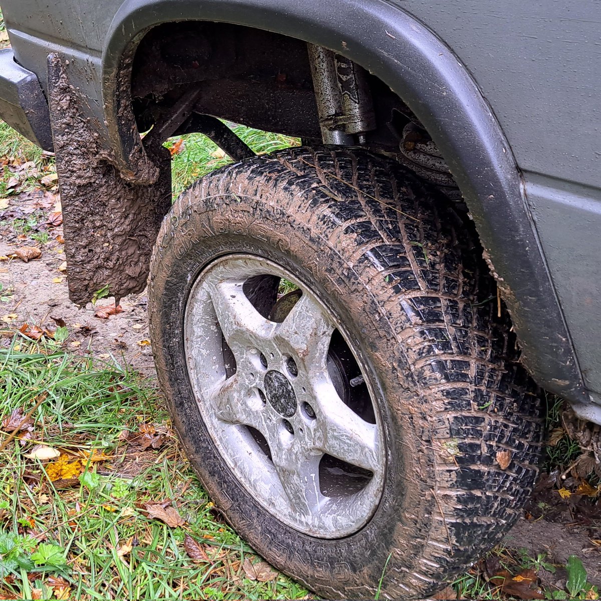 #Autumn is here and it's getting wet wet wet out there!

I wonder how far the #ElectricSyncro can get on all terrains in #2wdoffroad before we need to pull the decoupler knob! 
#greenlaning #foxshocks #EV #type25 #T3 #vanagon #EVanagon #syncro #offroad #vanlife #conversion #4x4