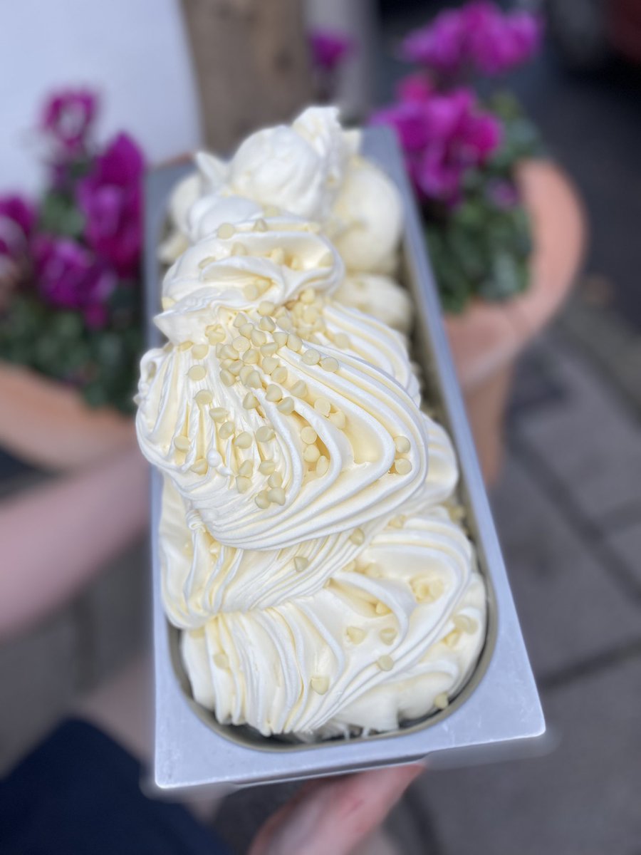 Giacopazzis's tweet photo. White Chocolate…Milky Bar…White Choc Chip…whatever you call it, get a scoop of it today! #bestseller #creamy #chocolateheaven #milkybar #chocchip #sundayvibes #weareopen #gelatoparlour #supafresh #giacopazzisgelato #giacopazzisofeyemouth https://t.co/oHrMYgdTtR