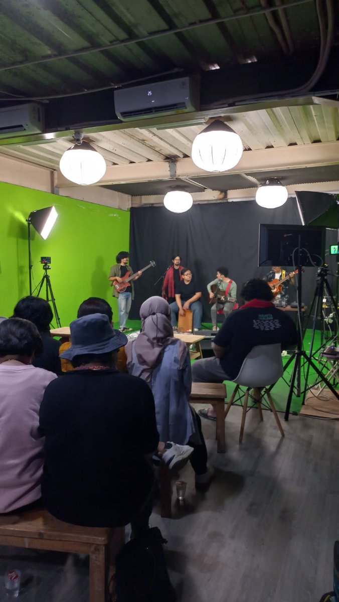 Masih bersama <a href="/BerandaMusic/">BERANDA</a> pada acarata #RANGPLAY48 Vol. 4 yang berlangsung di Padepokan Karya 2.0 <a href="/strimingin/">#strimingin</a> , juga LIVE di YouTube!

Tune in! youtu.be/lXZLSaKjABU