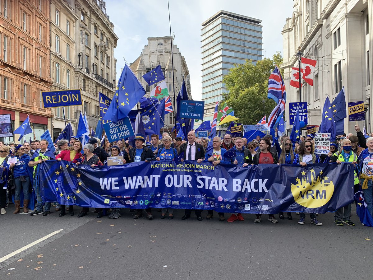 In recent polling 54% of people in the UK want to rejoin the EU. We want our FoM back our human rights secured and our successful economy back with Britain at the heart of Europe. Instead of a #BrexitDisaster 

We want our star back. #RejoinEU

#ToriesOut108 #GeneralElectionsNow