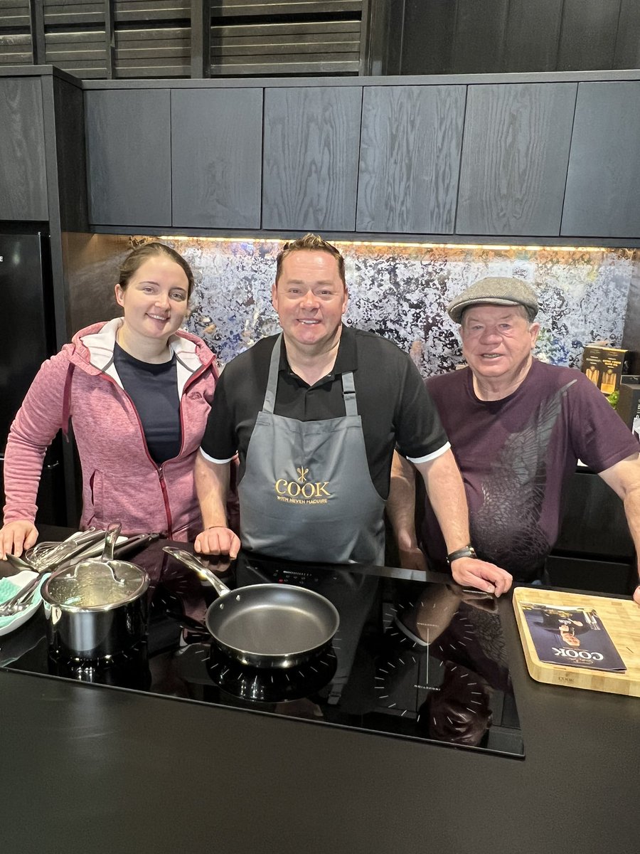 The dream team <a href="/SimplyBetterDS/">Simply Better at Dunnes Stores</a> <a href="/derekg1970/">Derek Gallagher</a> <a href="/Daragh_Lawless/">Daragh Lawless</a> <a href="/IdealHomeDublin/">Ideal Home Show</a>