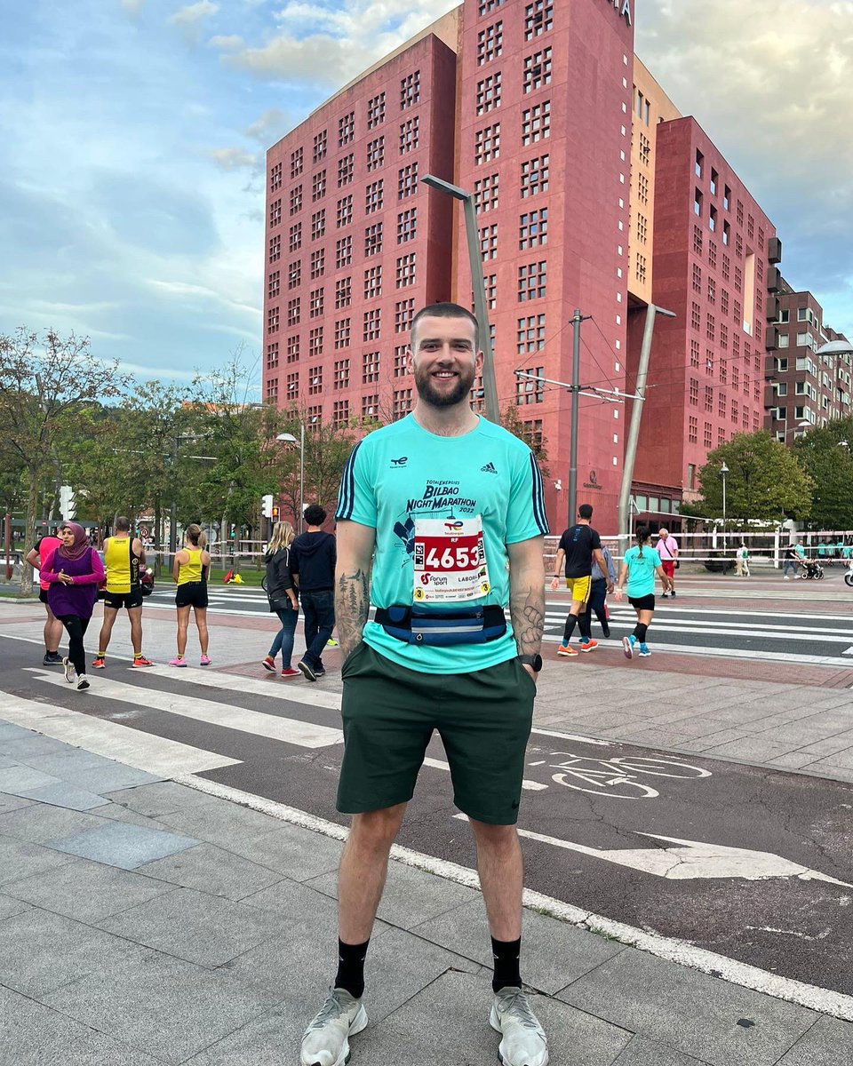 RossF1998's tweet photo. What an atmosphere that was last night 🙌 Definitely recommend any avid runners to check out the Bilbao night marathon - better suited for the night owls 😉 https://t.co/LcJPBprpjo
