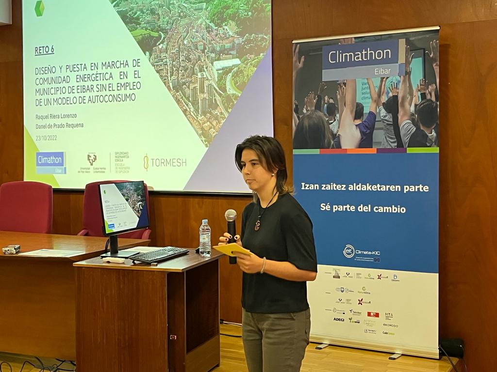 EibarClimaLab's tweet photo. Raquel Riera comienza la exposición de su trabajo para afrontar el RETO 6 de esta edición, el diseño y puesta en marcha de una comunidad energética en Eibar, sin el empleo de un modelo de autoconsumo: 

https://t.co/RzxME97YzE

#Climathon #ClimathonEibar https://t.co/o1bxRSeRua