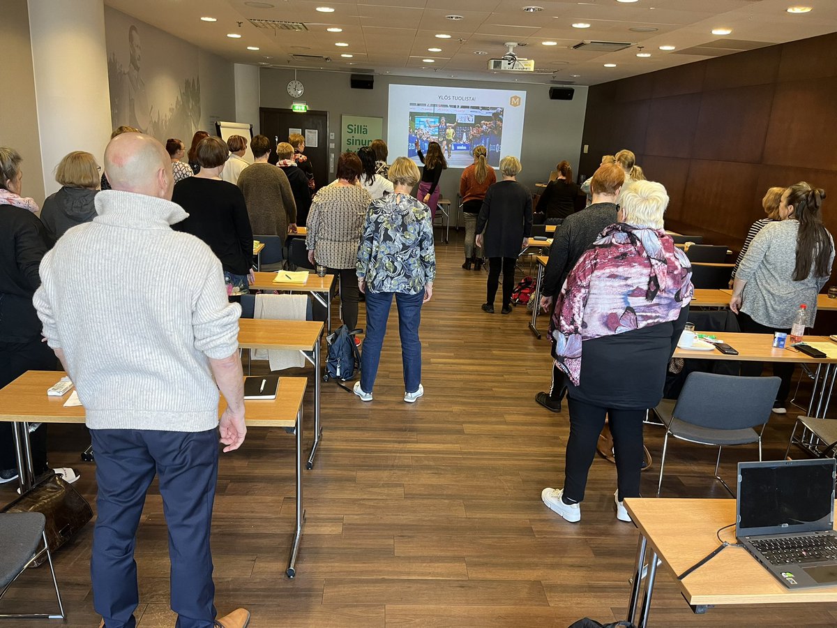 MPeriaho's tweet image. @Marjohellman liikuttaa #jytyläiset sihteeri ja hallintotyön ammattilaiset @Jyty_ry ’n ammatillisilla opintopäivillä viestintään joka saa aikaan muutoksen. Harmaan asiantuntijaviestinnän TOP- mokat