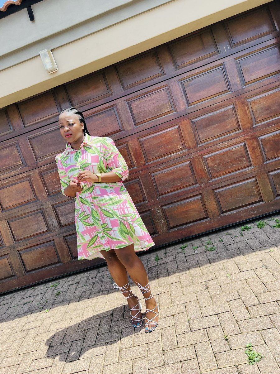 TshepisoMohlal9's tweet photo. Today I’m making it a” Sundays are for church”!!! 💚💖🤍 garagedoorGang are you there? https://t.co/aOBbolOzMj