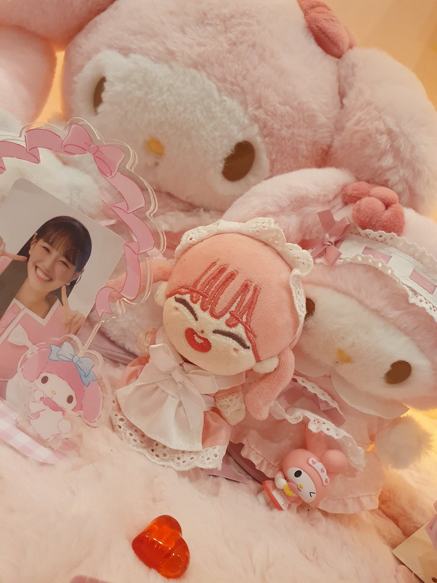 peachpitchuu's tweet photo. @2022chuucafe 
#Happy_Chuu_day 
#오늘도_내일도_행복하츄

마마즈돌 머리부터 발끝까지 핑크핑크.. 
지우의 역사를 다 볼 수있을 정도로 꽉꽉 차있었어요🌸🐷 럭드로 4등 띠부띠부 나와서 폰에 붙혀놨어요 감사합니다🥔🥔 https://t.co/MM6uVypYVu
