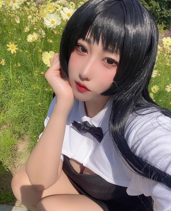 念願すぎる最高激推しガチ恋粘着獣のコスモくんとコス琴デートしてきた速報です座るときは膝に上着かけてくれたりとっても優しい彼氏でした薔薇を見て「あ、花…」秋桜を見て「あ、コスモス…」ていう顔してるのすごく可愛かったです 