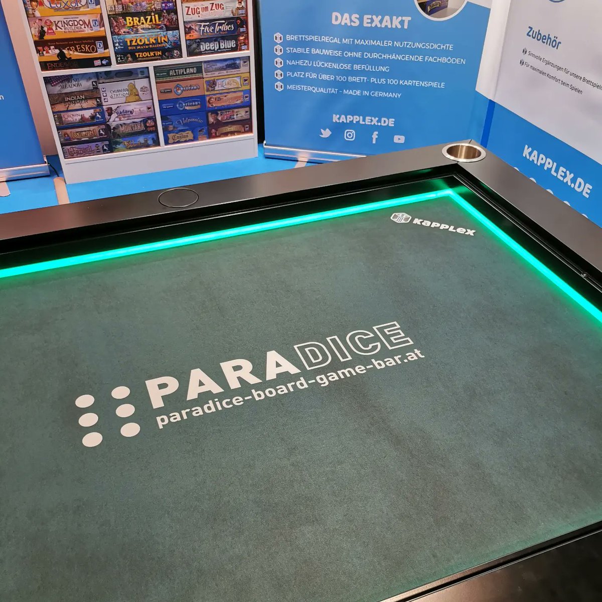 Unser Loot von Wiener Spielefest: wir einen Brettspieltisch von <a href="/Kapplex2/">Kapplex Brettspielmöbel</a> gegönnt. Danke Alex für dein Handwerk 💜🎲

#paradice #paradiceboardgamebar #kapplex #kapplexbrettspieltische #brettspieltisch #loot #brettspiel #brettspiele #boardgames