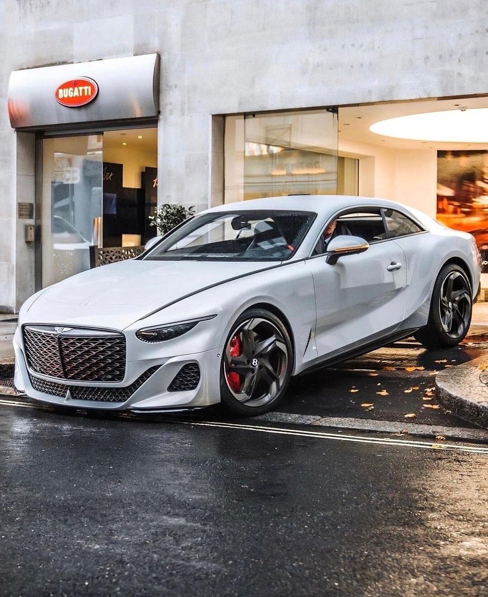 MonkeyMobil's tweet photo. #spotted Bentley Batur, you can grab one if you smoooke out $2 million USD💸🔥#monkeymobil #bentley #melbourneweather https://t.co/CMQ6HYewCA