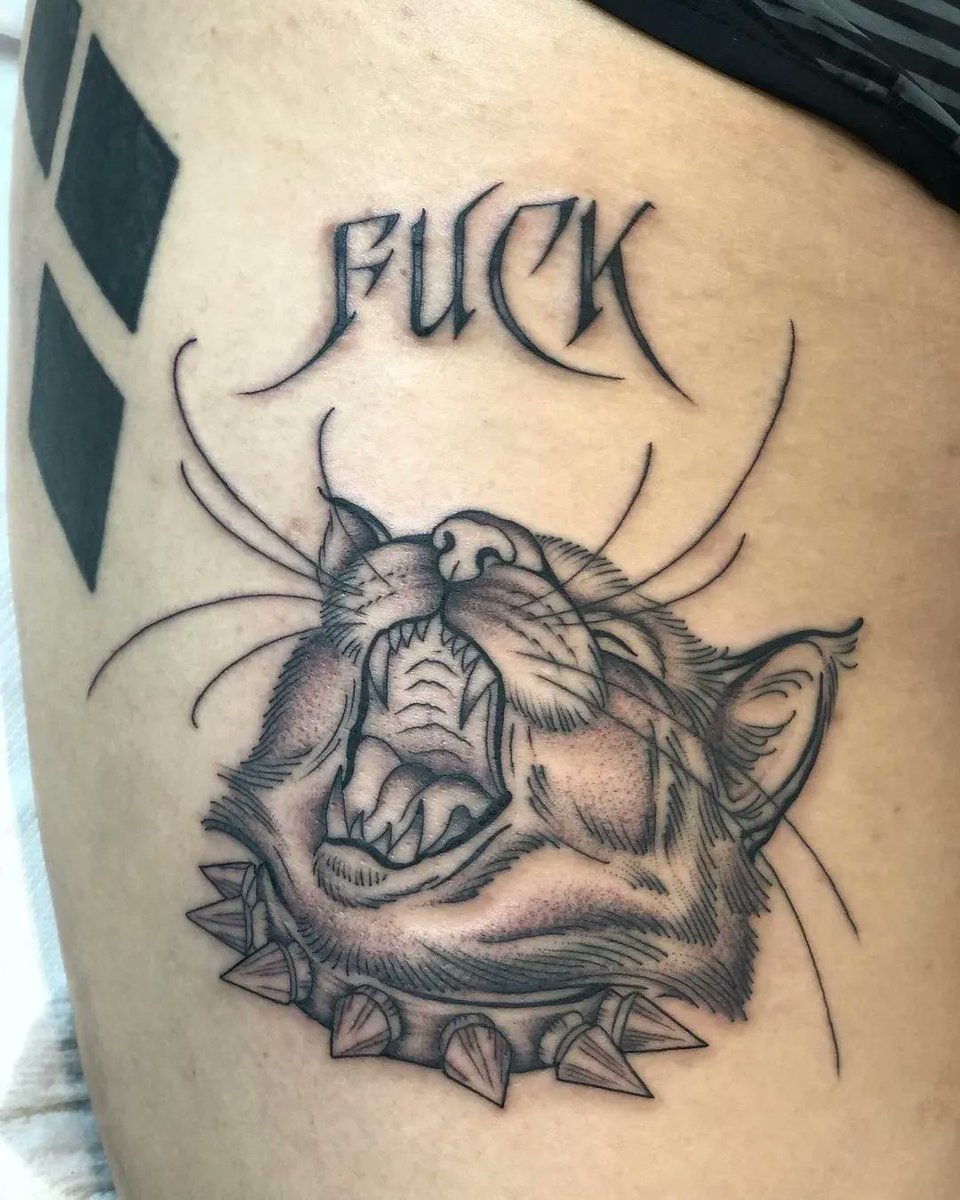 Fierce cat tattoo from Amandine Canata made with #magnumtattoosupplies 👏 👏
. 
.
#blackandgreytattoo #blackink #darkart #finelinetattoo #linetattoo #lineworktattoo #london #londontattoo #tattoolife #tattoolondon #tatouage #tatoueuse #tattooartist 

Instagram: freakyamandine 👈