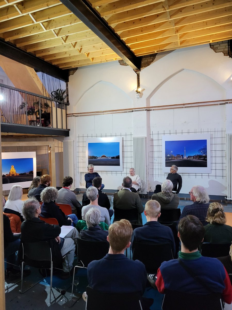 The perfect end to a brilliant exhibition with a full house for New Dawn for Europe in Conversation last night. Big thanks to our fantastic panel <a href="/paulrafphoto/">Paul Raftery</a> <a href="/cath_slessor/">Catherine Slessor</a> &amp; <a href="/PRBetts17/">Paul Betts</a> and to everyone who came.
