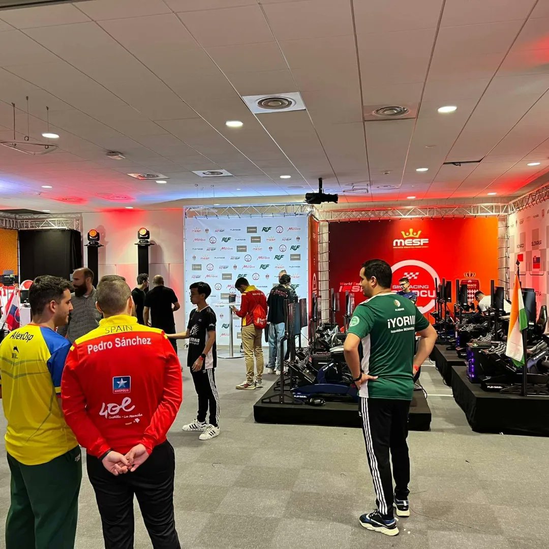 HUNESZ's tweet photo. #assettocorsa 🇭🇺 Már csak néhány óra és a pilóták versenybe szállnak a világbajnoki címért!
Nézd velünk a Facebookon vagy a https://t.co/fUUopsDSlC csatornán 13:30-tól.
#teamhungary
@tippmixpro #HUMDA @IeSF_Master
@MonacoSRWC
@DavidToth_8 https://t.co/WPbEQUtHYs