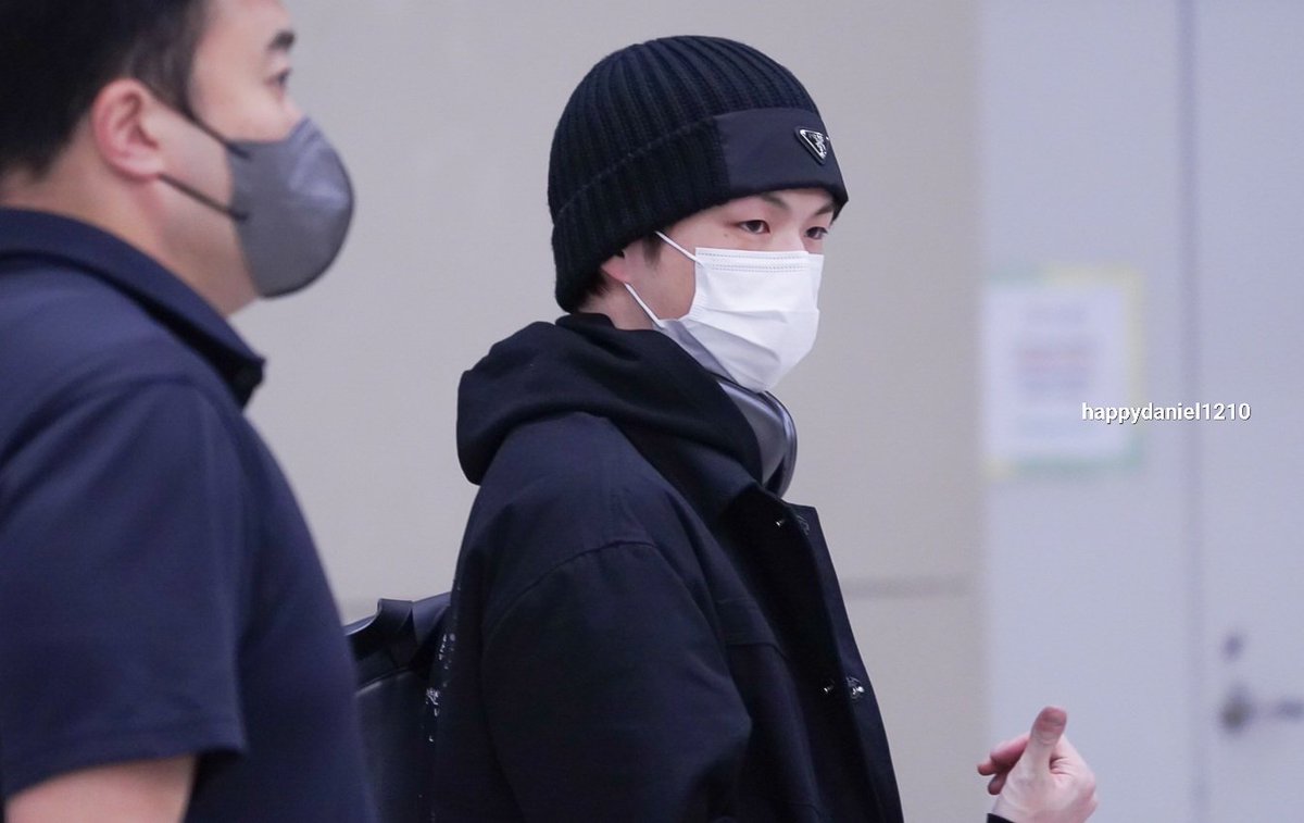 HappyDaniel1210's tweet photo. 221023 ICN 입국

강다니엘 보유국이 되었다 🐶

#강다니엘 #KANGDANIEL https://t.co/5iHUaiHtuf