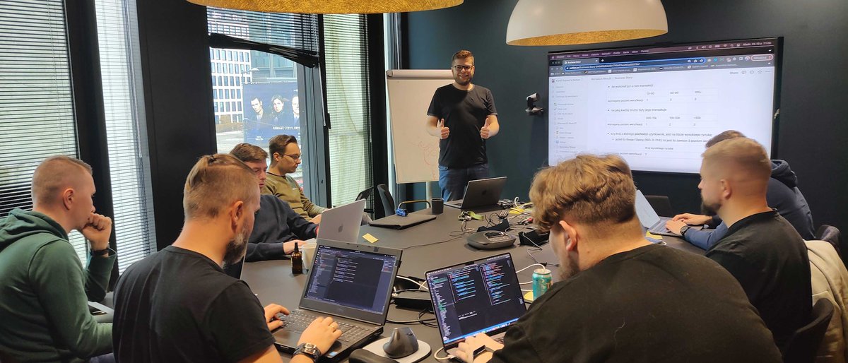 warsawjs's tweet photo. WarsawJS Workshop #65 - Nest.JS na każdym poziomie właśnie trwa ! Splendor 
✨ ✨  Dziękujemy naszym wspaniałym Sponsorom ! @RampNetwork @Xfaang 
#nestjs #JavaScript #itworkshop https://t.co/e7tP2BMbER