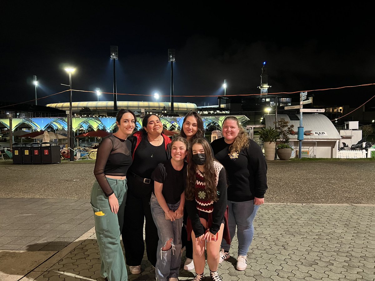 lockdownbesties's tweet photo. people destined to meet will do so, apparently by chance, at precisely the right moment 🤍🤍🤍🤍🤍🤍 https://t.co/O8X1UasTMp