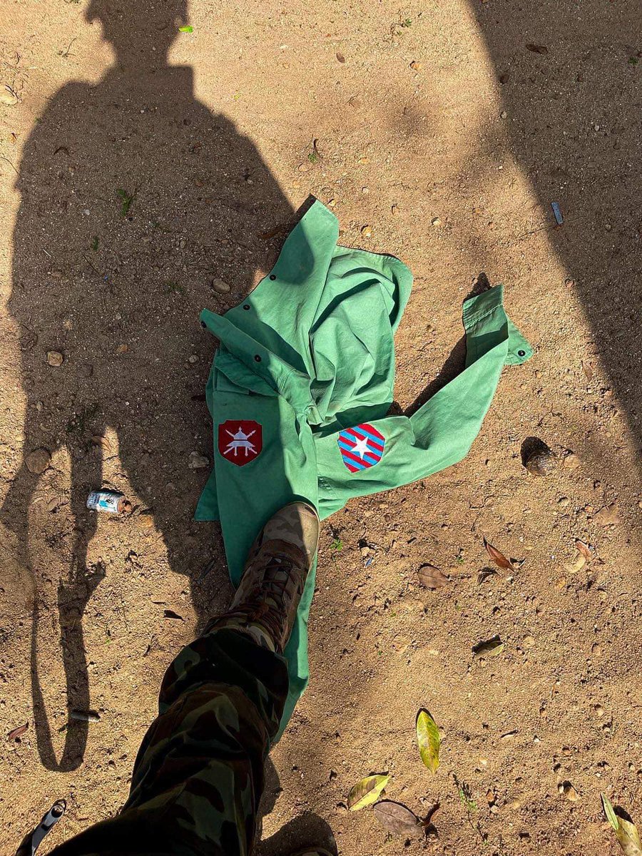 MizzimaNews's tweet photo. ကော့ကရိတ်မြို့တွင်း တိုက်ပွဲဖြစ်ပွားသည့်နေ့တွင် စစ်ကောင်စီမြို့စောင့်တပ် ထွက်ပြေး
==============

https://t.co/xDUJwShc6R

#ကရင်ပြည်နယ်
#ကော့ကရိတ်မြို့
#မြို့စောင့်တပ်
#တိုက်ပွဲ
#Mizzima https://t.co/Rk4F5VuDhQ