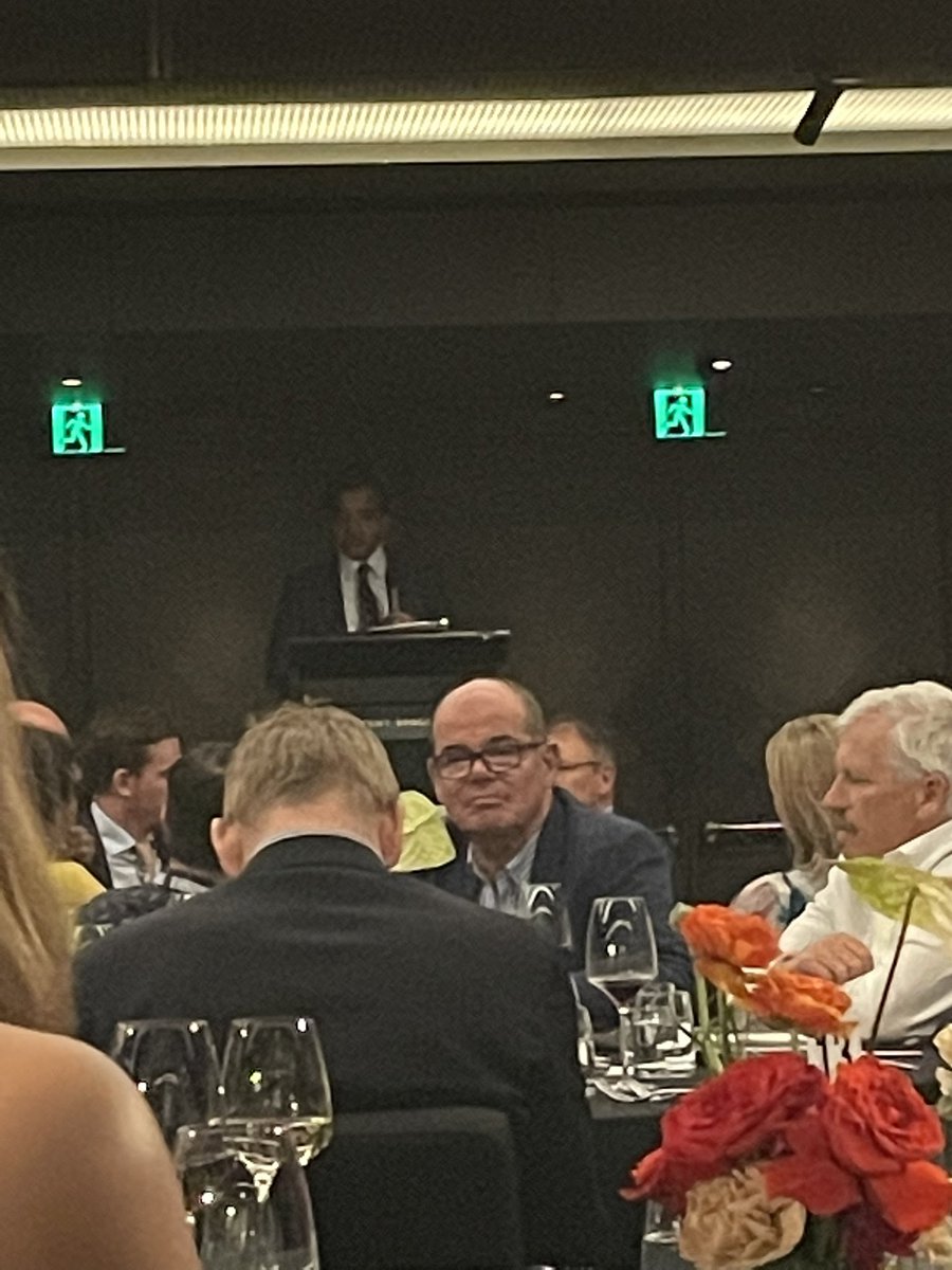DoctorJemz's tweet photo. Peter Sub everyone 👏👏👏 #ANZSVS22 https://t.co/L1bKpGbVQ3