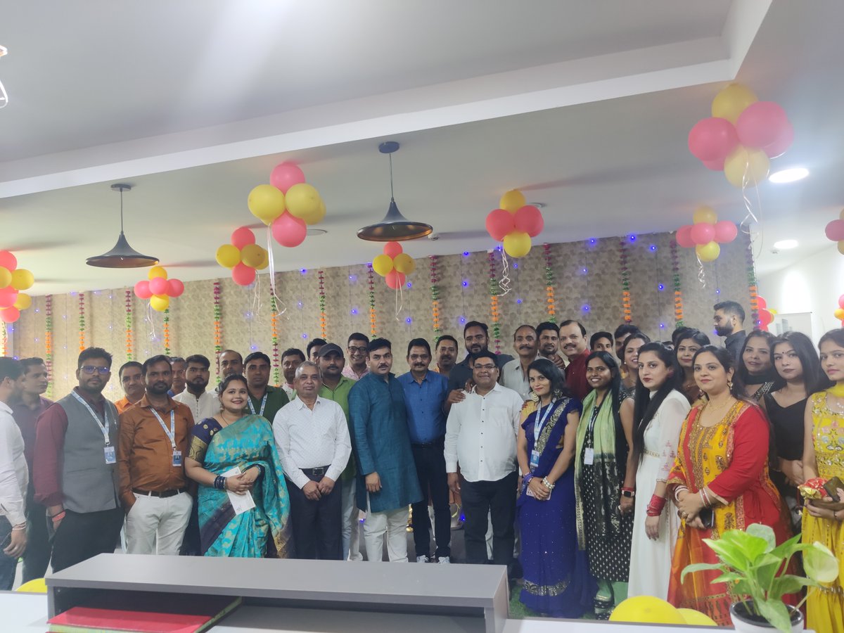 maxpinedevloper's tweet photo. The festival of lights is here. Happiness is in the air. It's Diwali everywhere. Diwali Celebration in the Maxpine Group. Happy Diwali to Everyone. #HappyDiwali #Diwaliinoffice #DiwaliCelebration #DiwaliFestival #MaxpineGroup #MaxpineDeveloperIndia #TheLakeCity https://t.co/hXxEpwHyY4