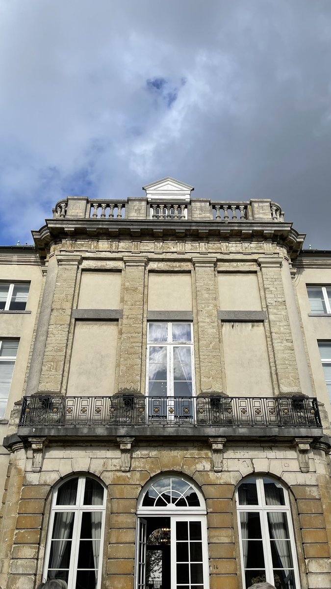 chernozems's tweet photo. #archiweek #Brussels
📍Abbaye de Dieleghem
👉🏽 Abbey built originally in 1095
👉🏽 this house of the Abbotts/monks was reconstructed post French revolution in 1789
👉🏽 the façade and interior is Neoclassical #architecture
Thanks for the visit @BrusselsUrban
*Photos are mine https://t.co/JvENNJ56KG