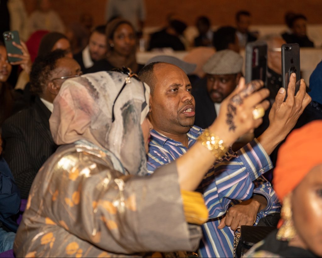 SomaliWeekFest's tweet photo. We were joined by familiar faces and new ones ! Thank you to our deputy mayor of London ( best city in the world ) and our international guests, your smiles have brought us joy. Day 1 done ✔️ #SWF22 #BHM #London #celebration #CultureDaily https://t.co/05AqqfJRHn
