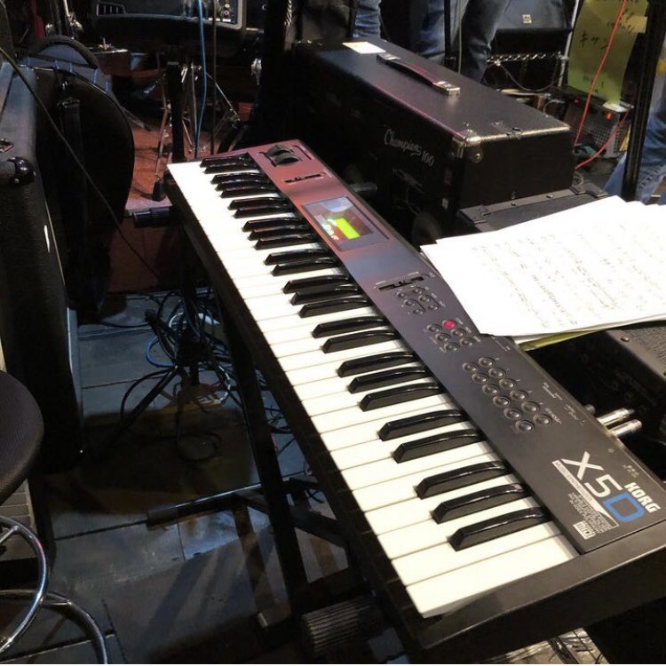 kugac's tweet photo. KORG #X5D
シンセっていうかキーボードだけど、高校の時に御茶ノ水で店頭展示品を買ったてから20年以上愛してます。
95年製くらいだからその当時ですでに10年前のものだったけど2022年にもライブに出せる現役っぷり!
LA SynthとThe WestとMidi Grandっていう音色好き
#人生を変えたシンセサイザー https://t.co/4sFGciZv23