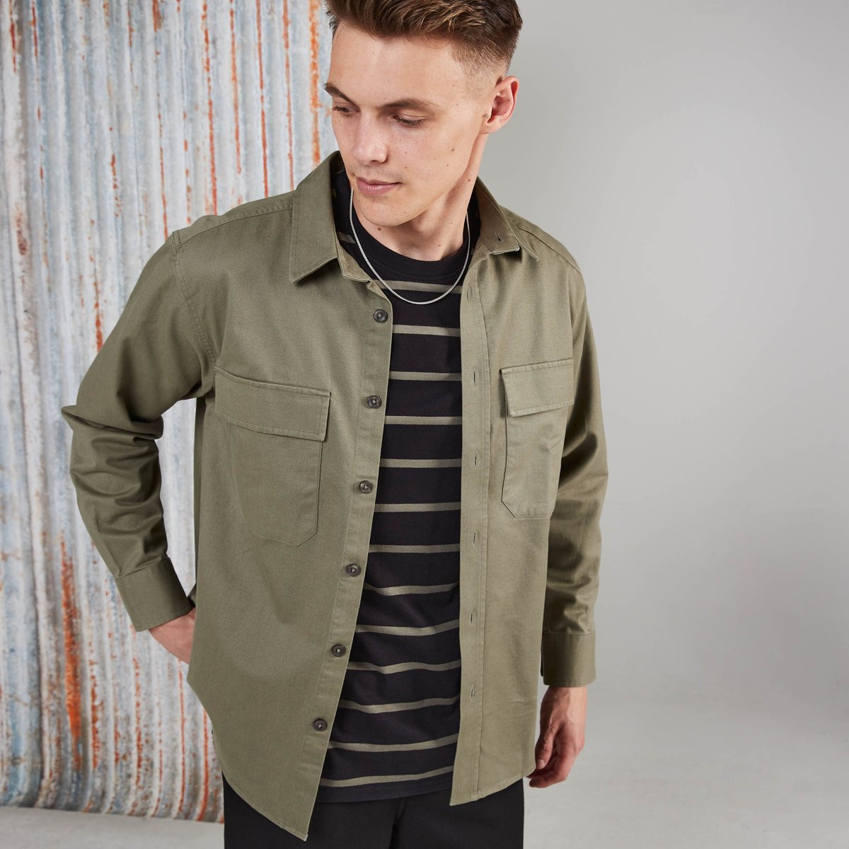 FrontRowandCo's tweet photo. Where fashion meets workwear with the FR054 Drill Overshirt.  Adapt to suit your style, layer up with a printed tee or rugby shirt.  Available in Khaki, Navy and Black.

#frontrowclothing #henburybrands #overshirt #workwear #frontrow #casualwear https://t.co/Q8lrzM9wxb