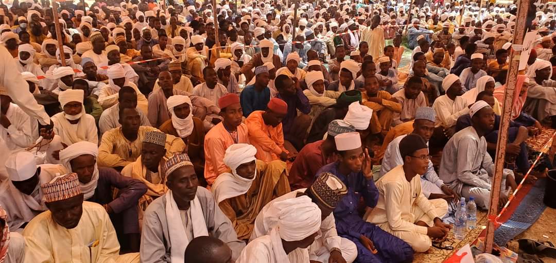 AKTCHAD235's tweet photo. تحت شعار " لبيك يا رسول الله "  تحتفل منظمة النهضة الإسلامية التشادية بذكرى مولد النبي محمد صلى الله عليه وسلم بحي افرك https://t.co/XmMF8OHsE9