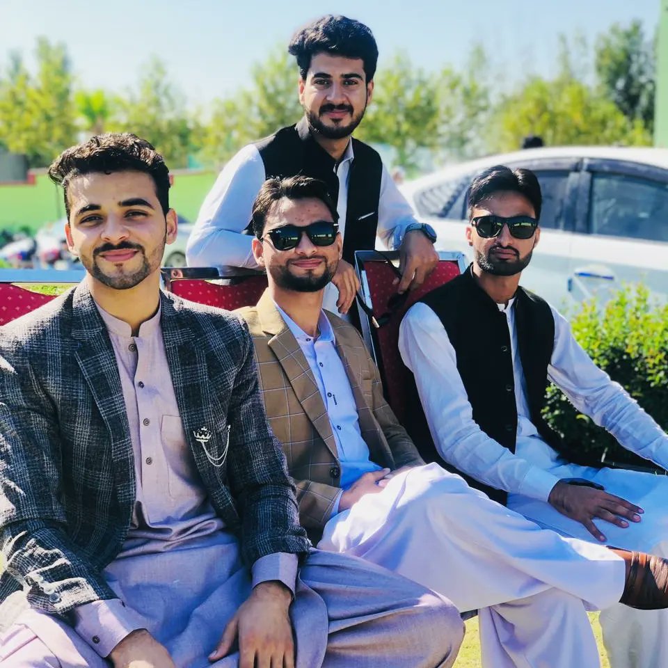 suleman932's tweet photo. Best friends are hard to find, bcz the very best is already mine ❤️
#Cxnz #Frndz #weddingseason #weekendvibes #yaran https://t.co/O6XziUVqKM
