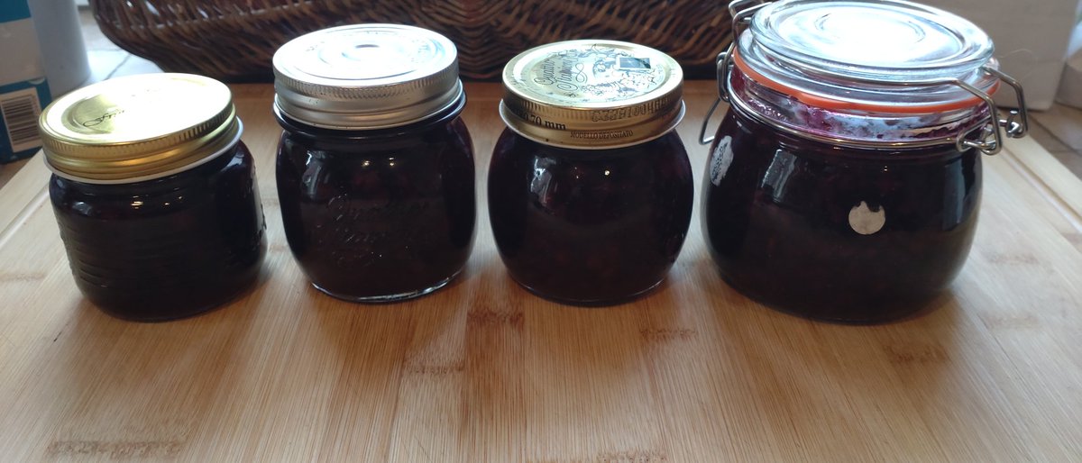 petterin1's tweet photo. #puolukkahillo #lingonsylt #lingonberryjam https://t.co/vR21XPCo9X