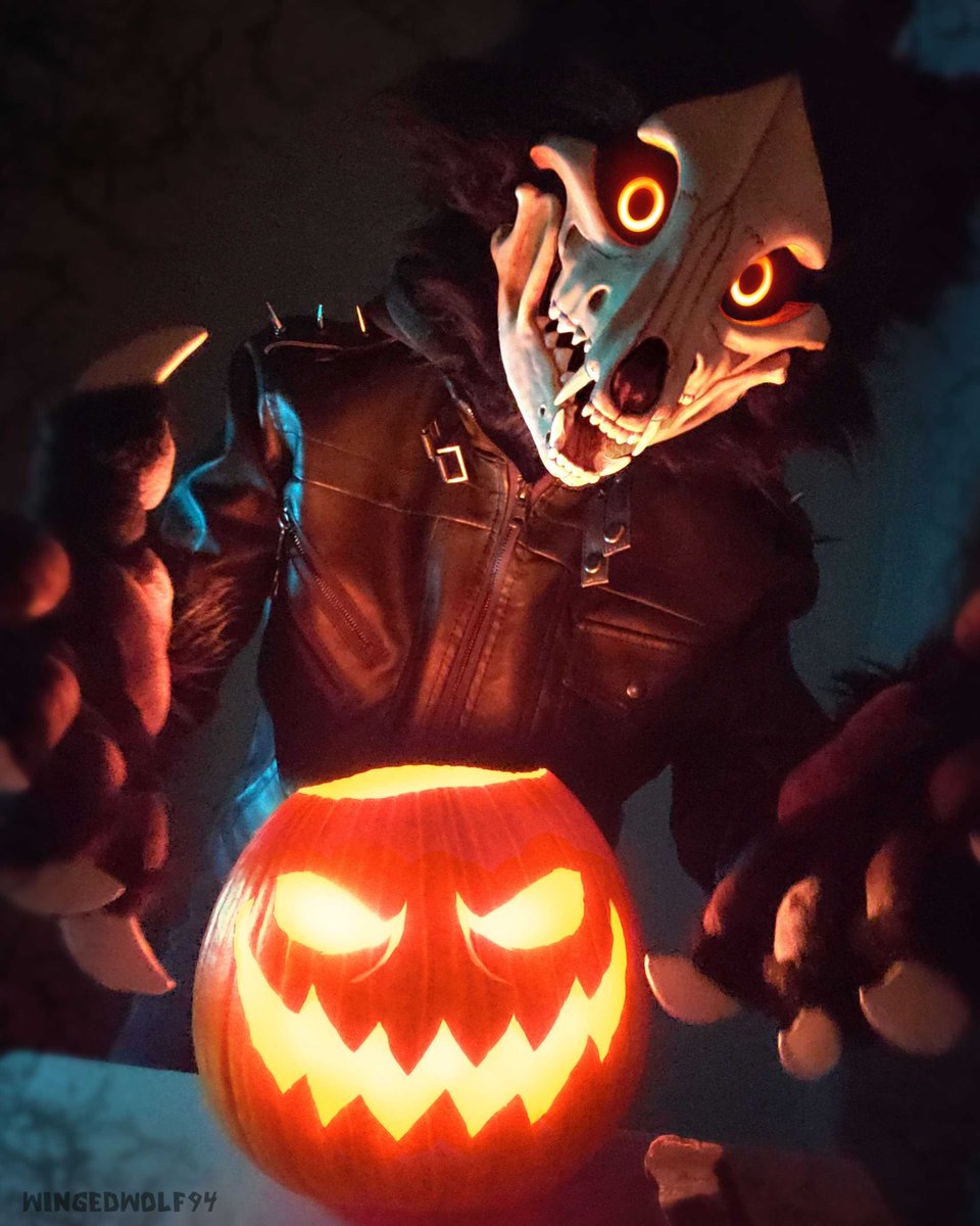 FayeFlix's tweet photo. Happy Halloween! 
#cosplay #fursuit #halloween https://t.co/SxYdRSbOsK