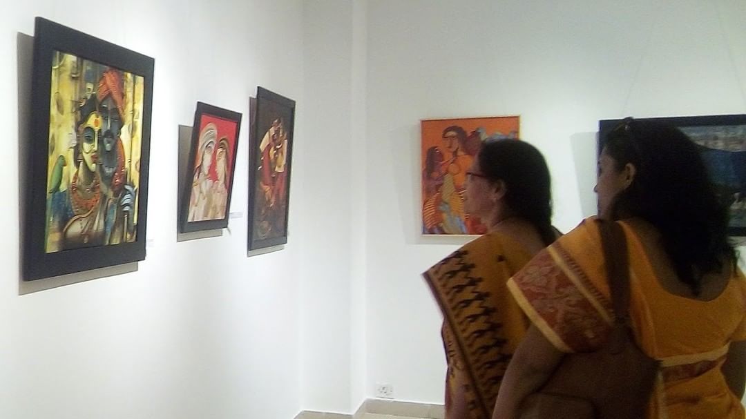 Gkshravankumar's tweet photo. Looking back at my participation in a group art exhibition at the State Art Gallery back in 2018... 😊

@stateartgallery_hyd
#stateartgallery #hyderabadartists #coupleart #acrylicpainting #indianartist https://t.co/86OvP3d7YE